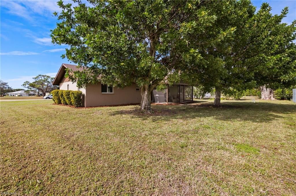 20821 Coconut Dr, Estero, FL 33928 Photo