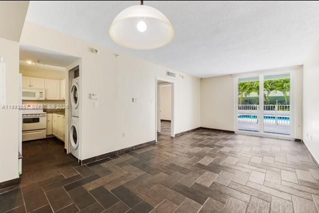 7800 Collins Ave, Unit 203, Miami Beach, FL 33141 Photo