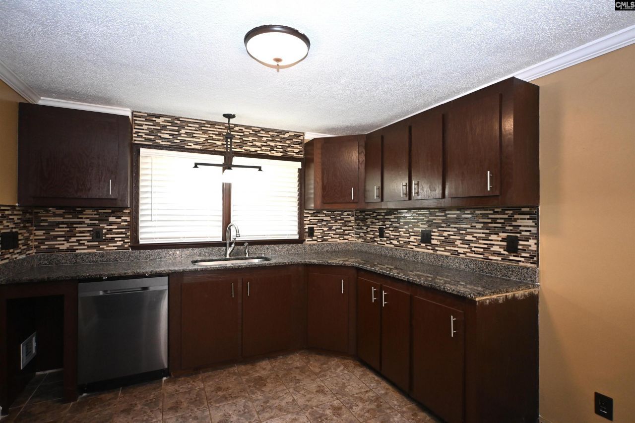 525 Smiths Market Road Photo 11