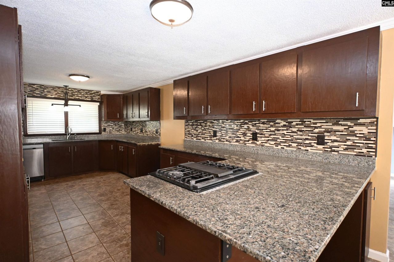 525 Smiths Market Road Photo 13