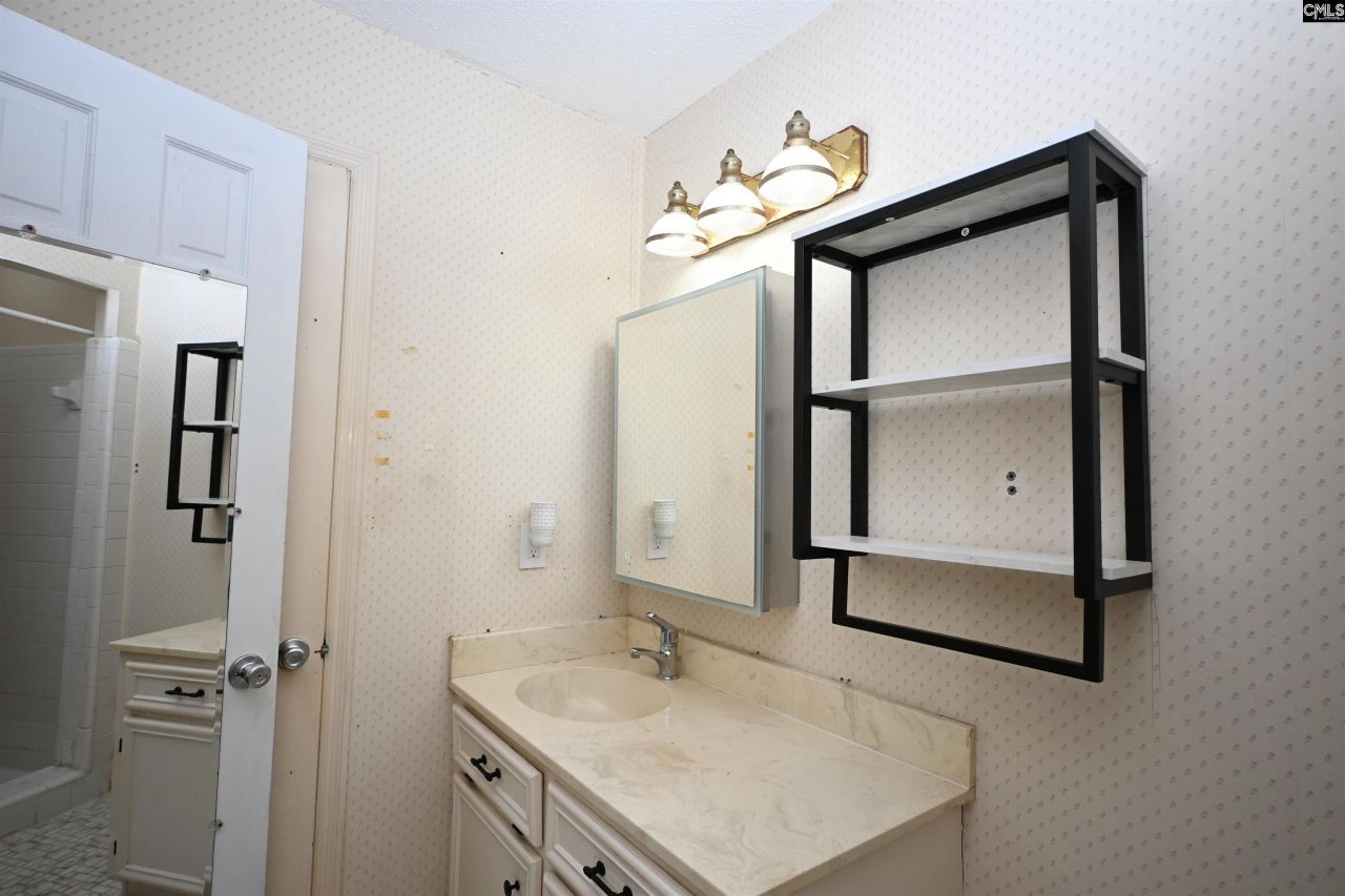 525 Smiths Market Road Photo 34