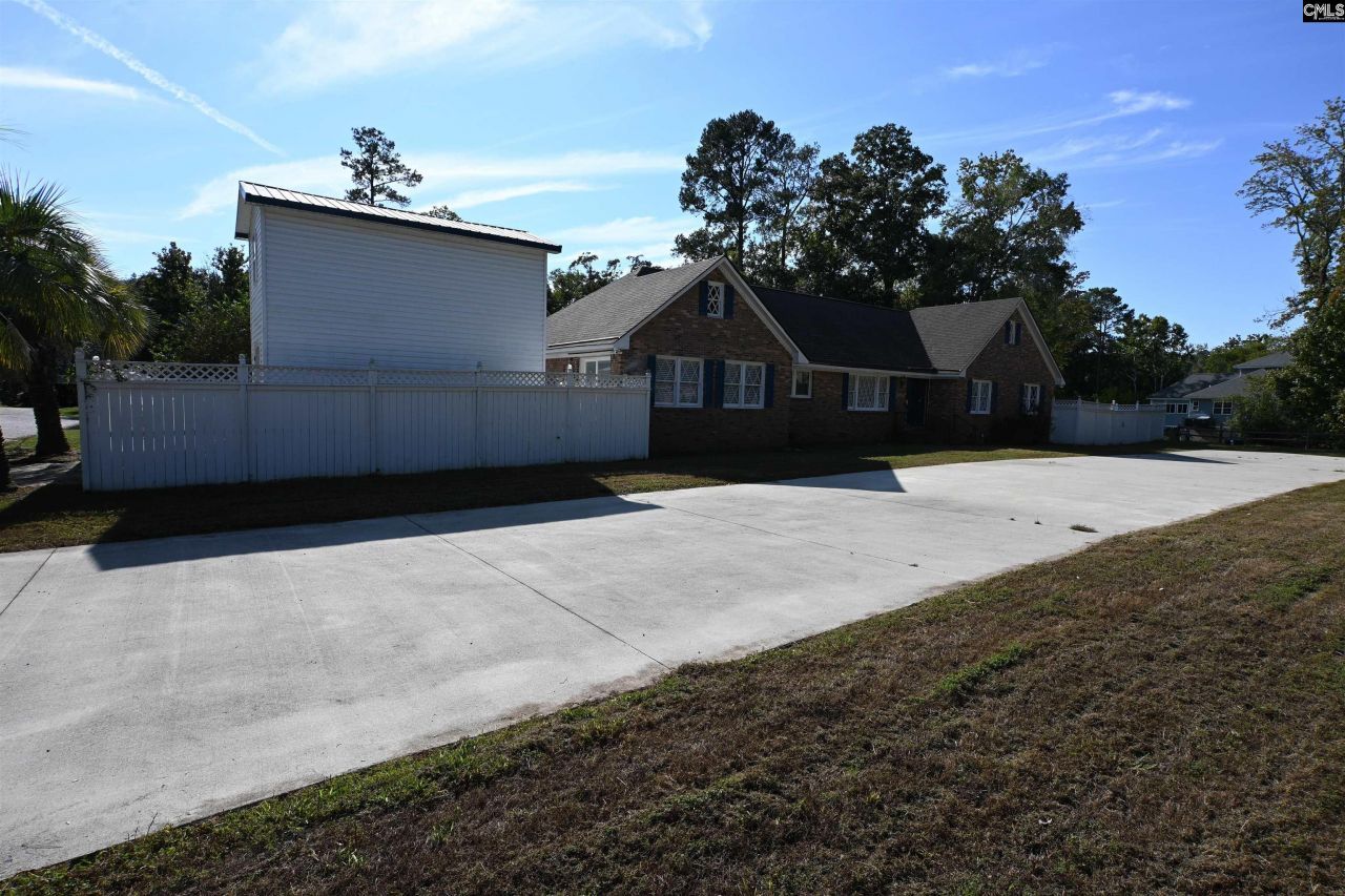 525 Smiths Market Road Photo 5