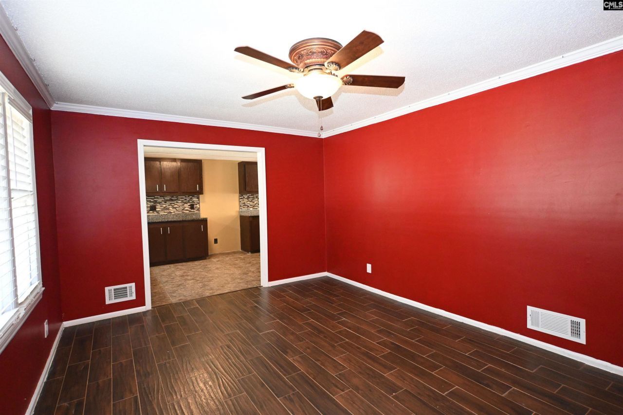 525 Smiths Market Road Photo 8