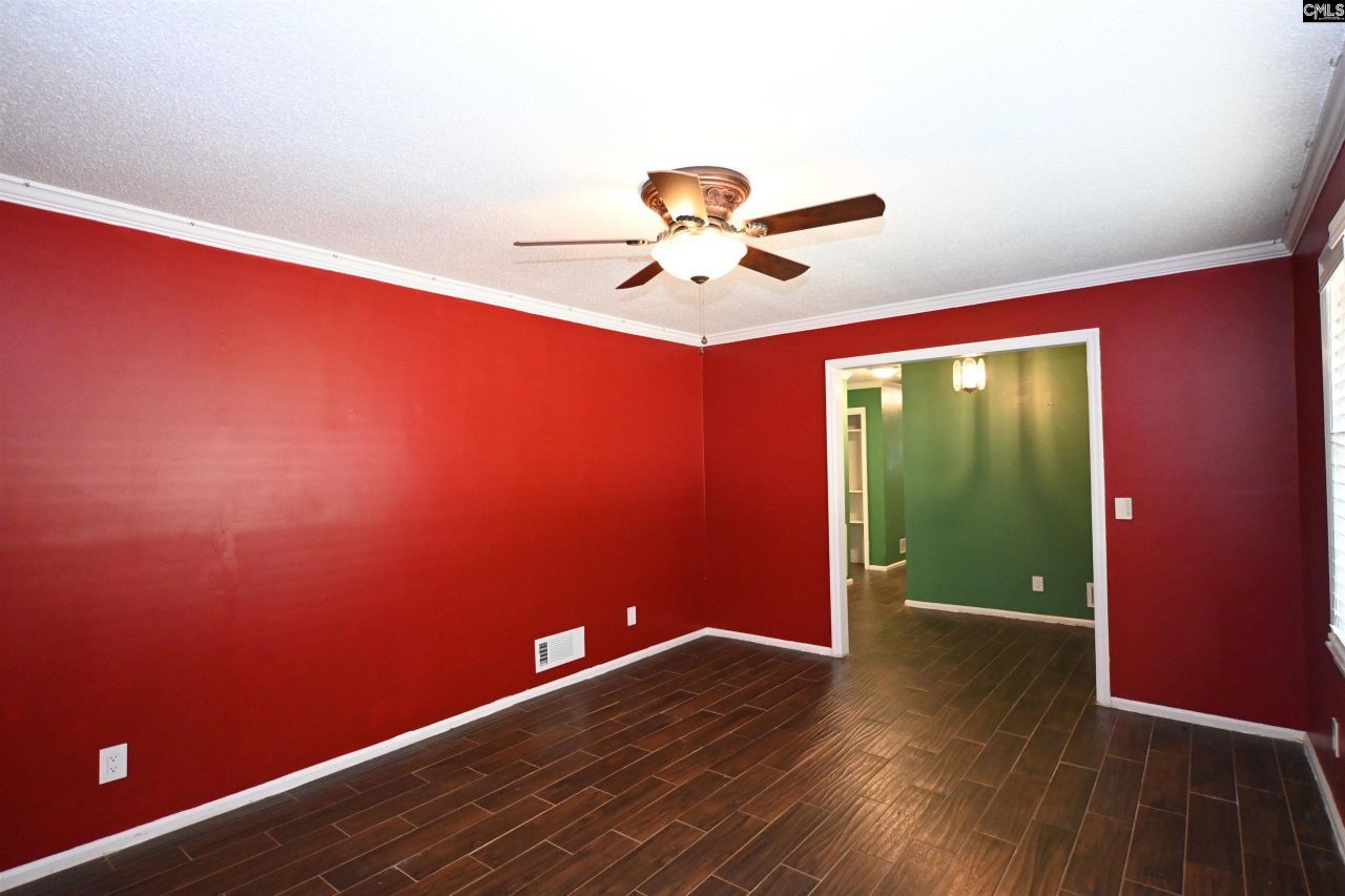 525 Smiths Market Road Photo 9