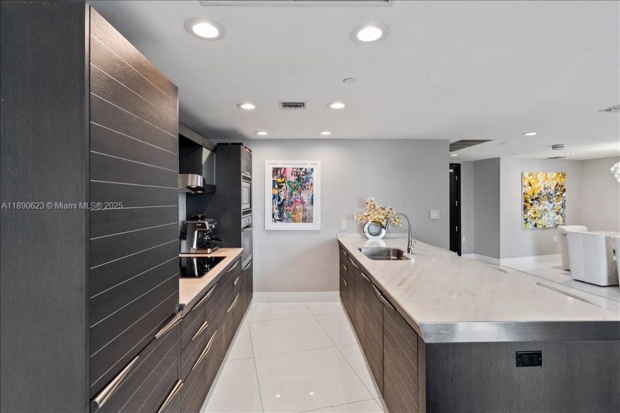 200 Biscayne Boulevard Way, Unit 3608, Miami, FL 33131 Photo