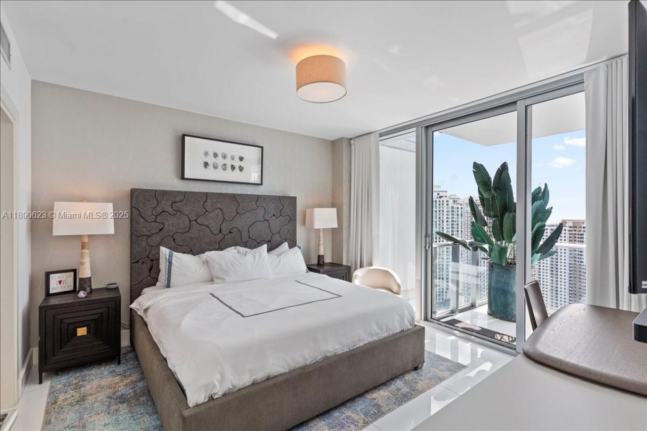 200 Biscayne Boulevard Way, Unit 3608, Miami, FL 33131 Photo