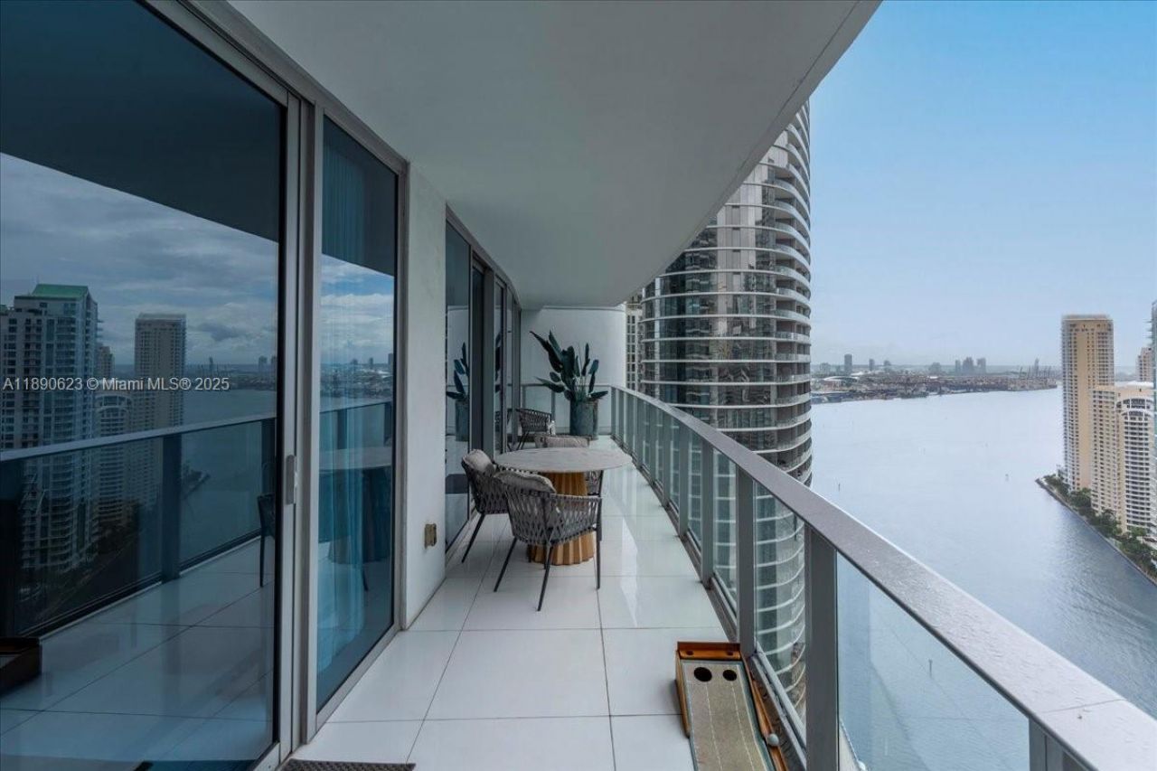 200 Biscayne Boulevard Way, Unit 3608, Miami, FL 33131 Photo