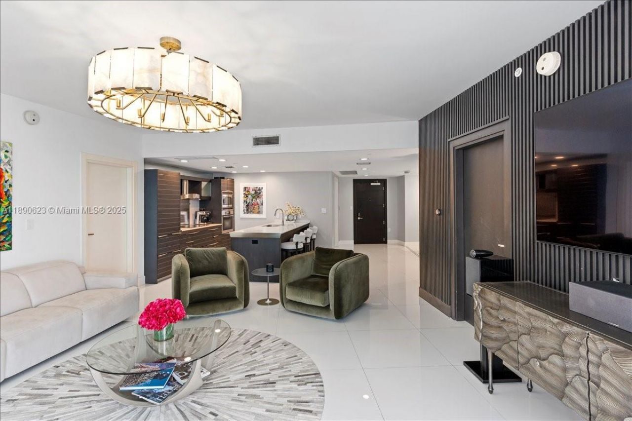 200 Biscayne Boulevard Way, Unit 3608, Miami, FL 33131 Photo