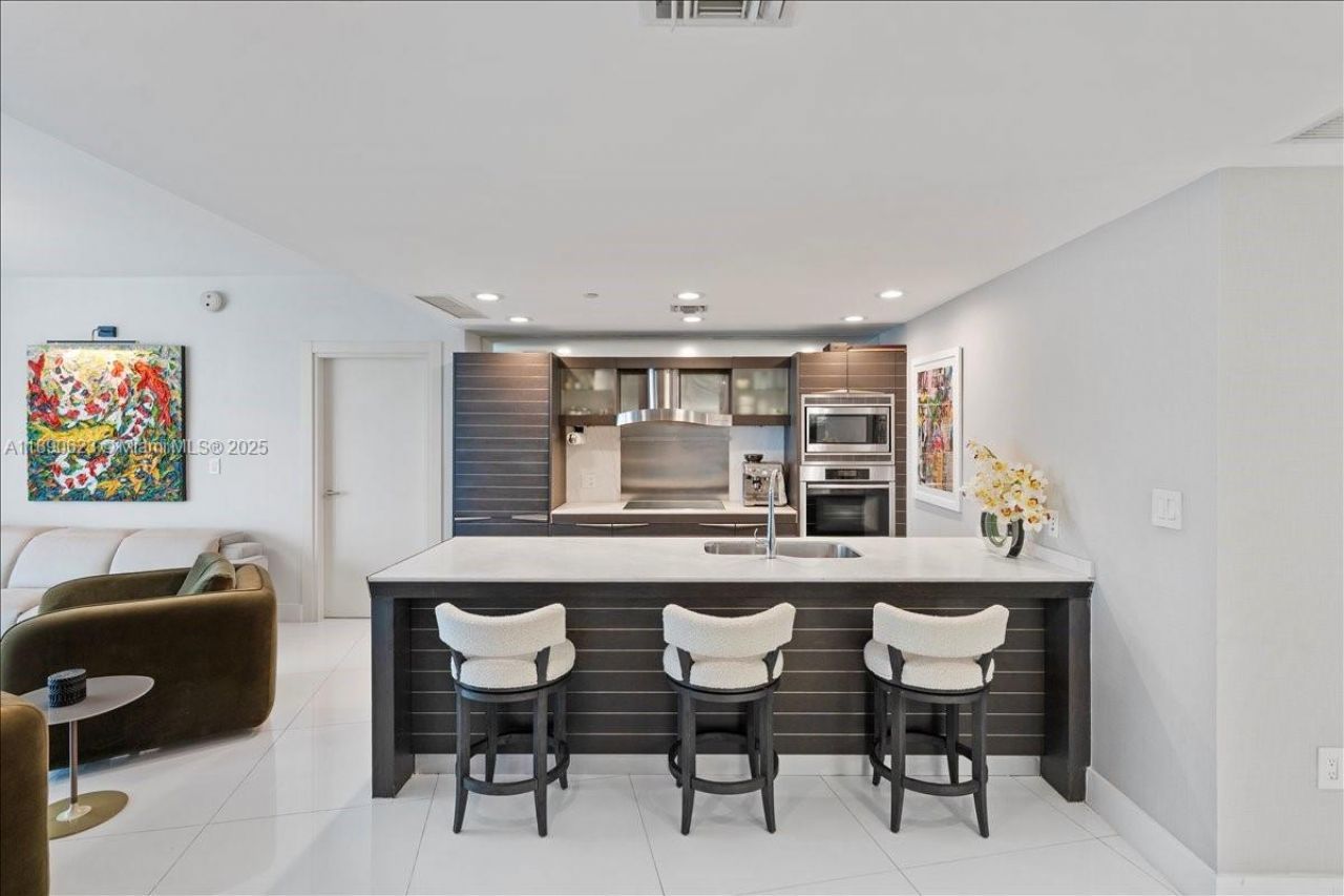 200 Biscayne Boulevard Way, Unit 3608, Miami, FL 33131 Photo