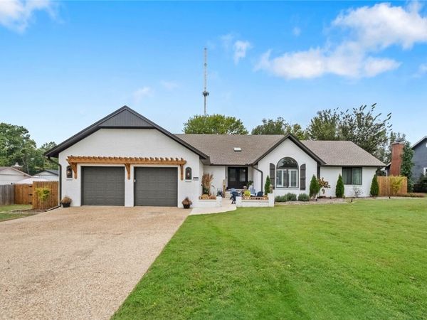 1002 NW 9th Street, Bentonville, AR 72712