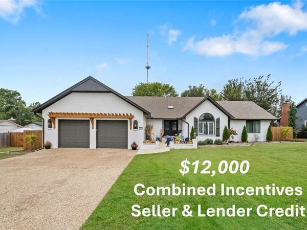 1002 NW 9th Street, Bentonville, AR 72712