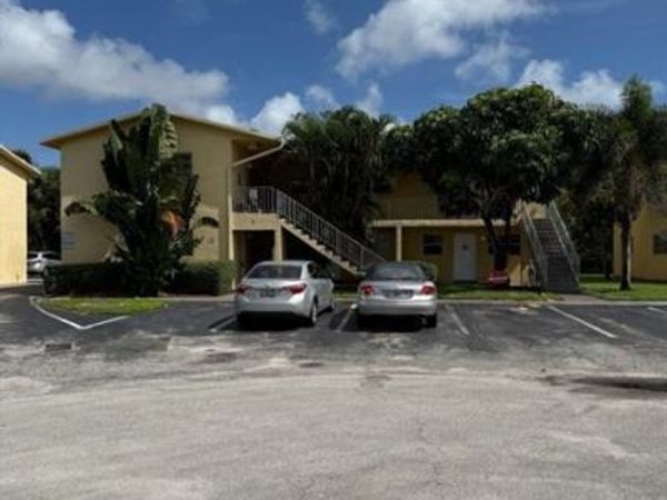 481 Sunshine Drive, Unit C1, Coconut Creek, FL 33066