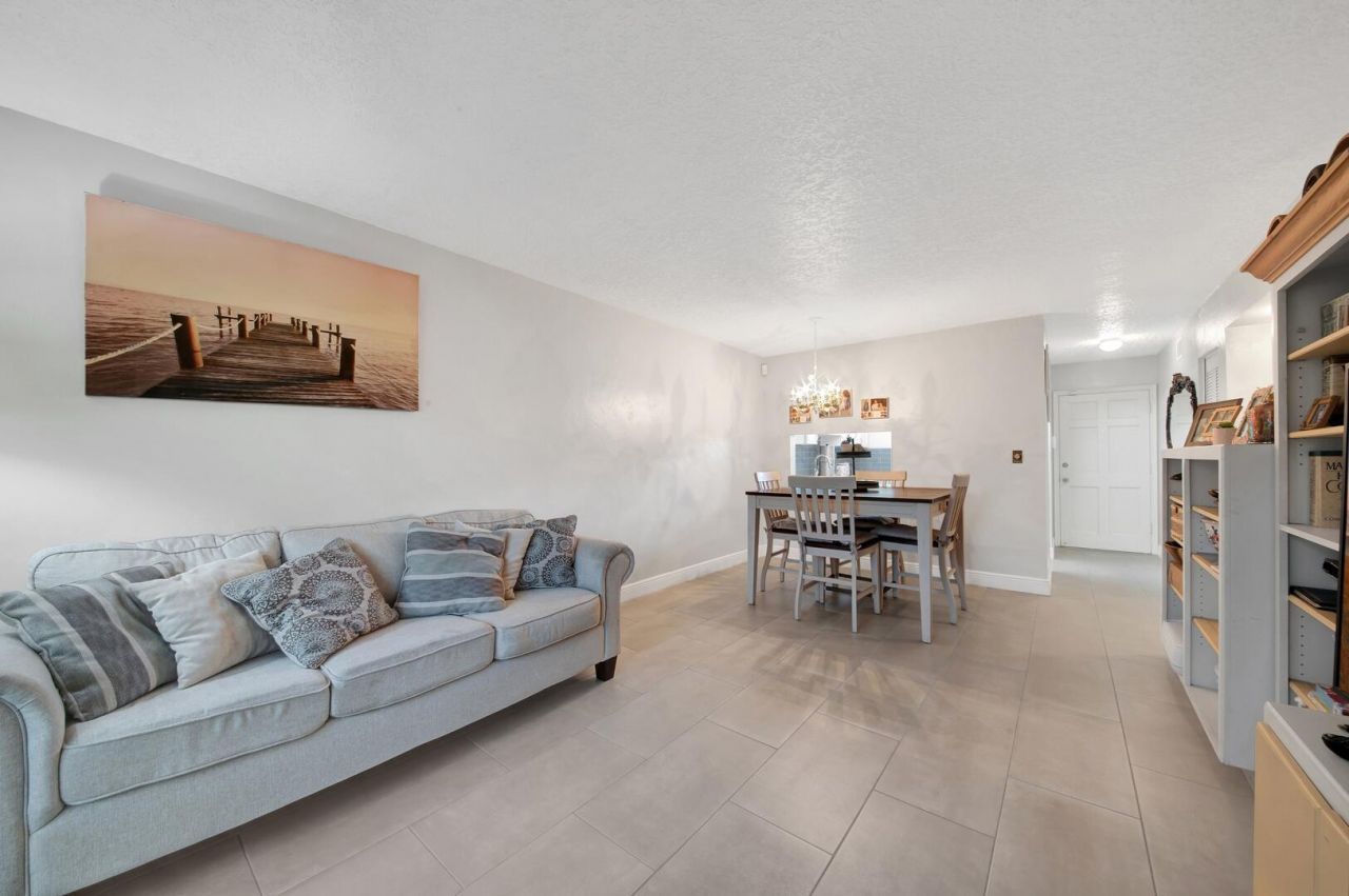 2812 S Garden Drive, Unit 109, Lake Worth, FL 33461 Photo