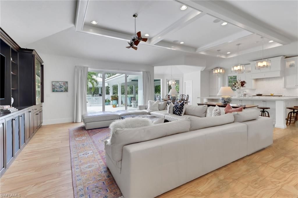 13101 Pond Apple Dr E, Naples, FL 34119 Photo