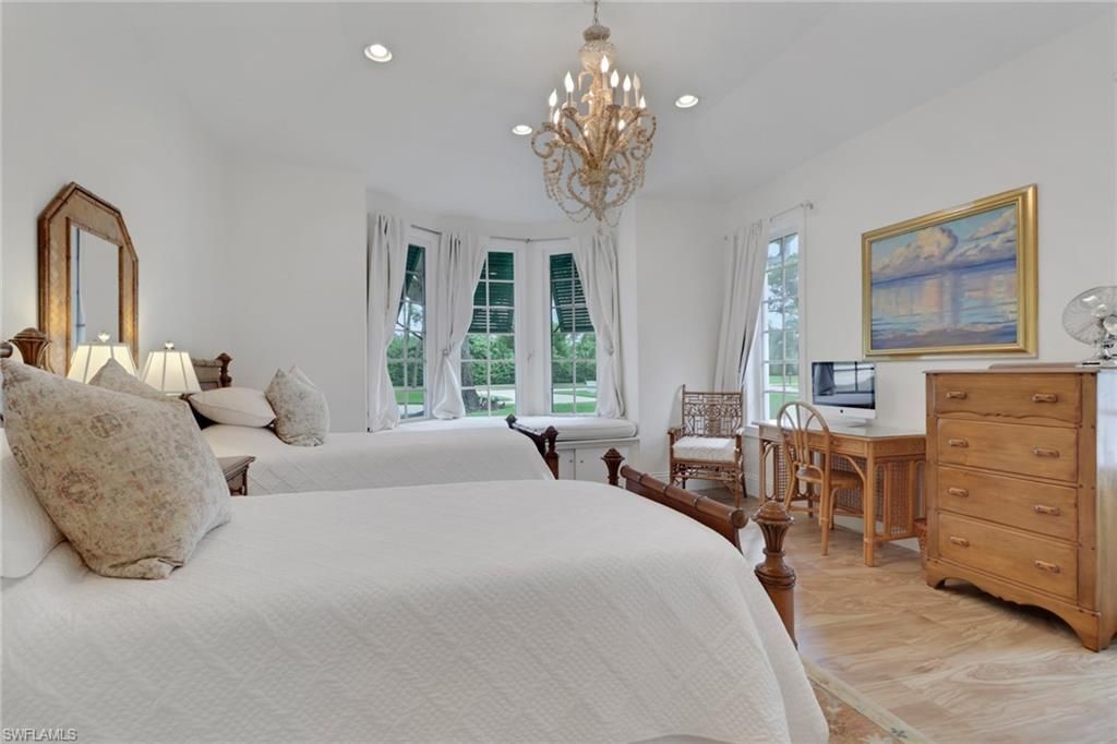 13101 Pond Apple Dr E, Naples, FL 34119 Photo