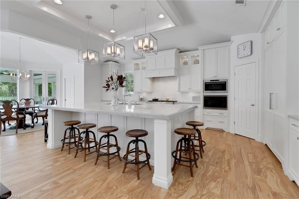 13101 Pond Apple Dr E, Naples, FL 34119 Photo