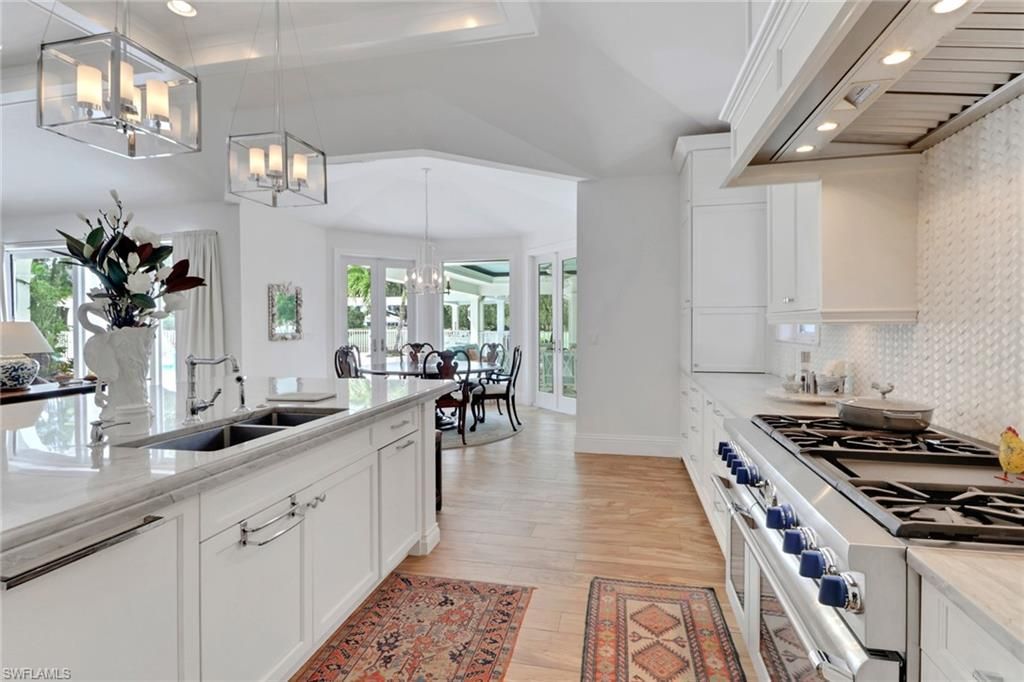 13101 Pond Apple Dr E, Naples, FL 34119 Photo