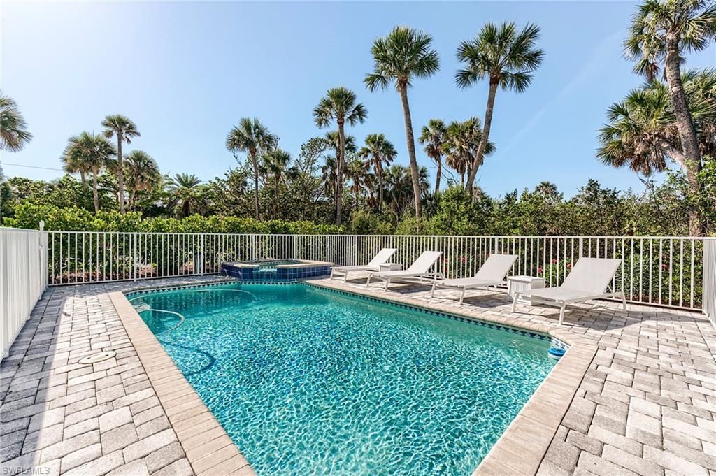 2612 Coconut Dr, Sanibel, FL 33957 Photo