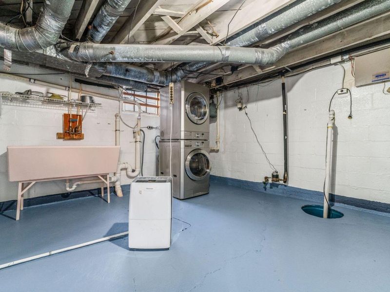 3056 Medina Avenue , Columbus, OH 43224 Photo 21