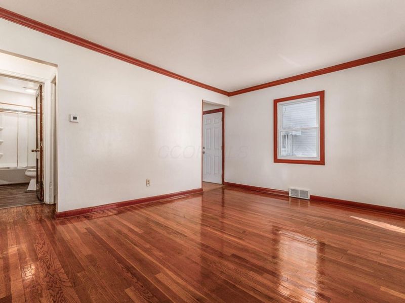 3056 Medina Avenue , Columbus, OH 43224 Photo 4