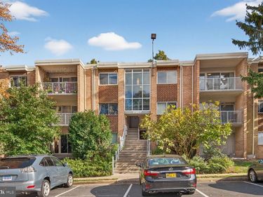 2907 CHARING CROSS ROAD, Unit 14, FALLS CHURCH, VA 22042