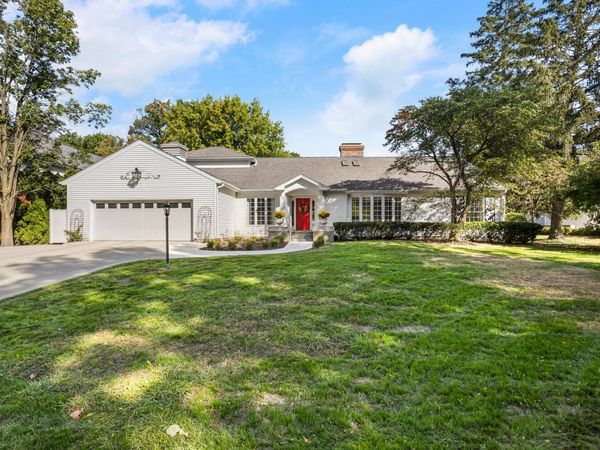 7 Greencroft Drive, Champaign, IL 61821