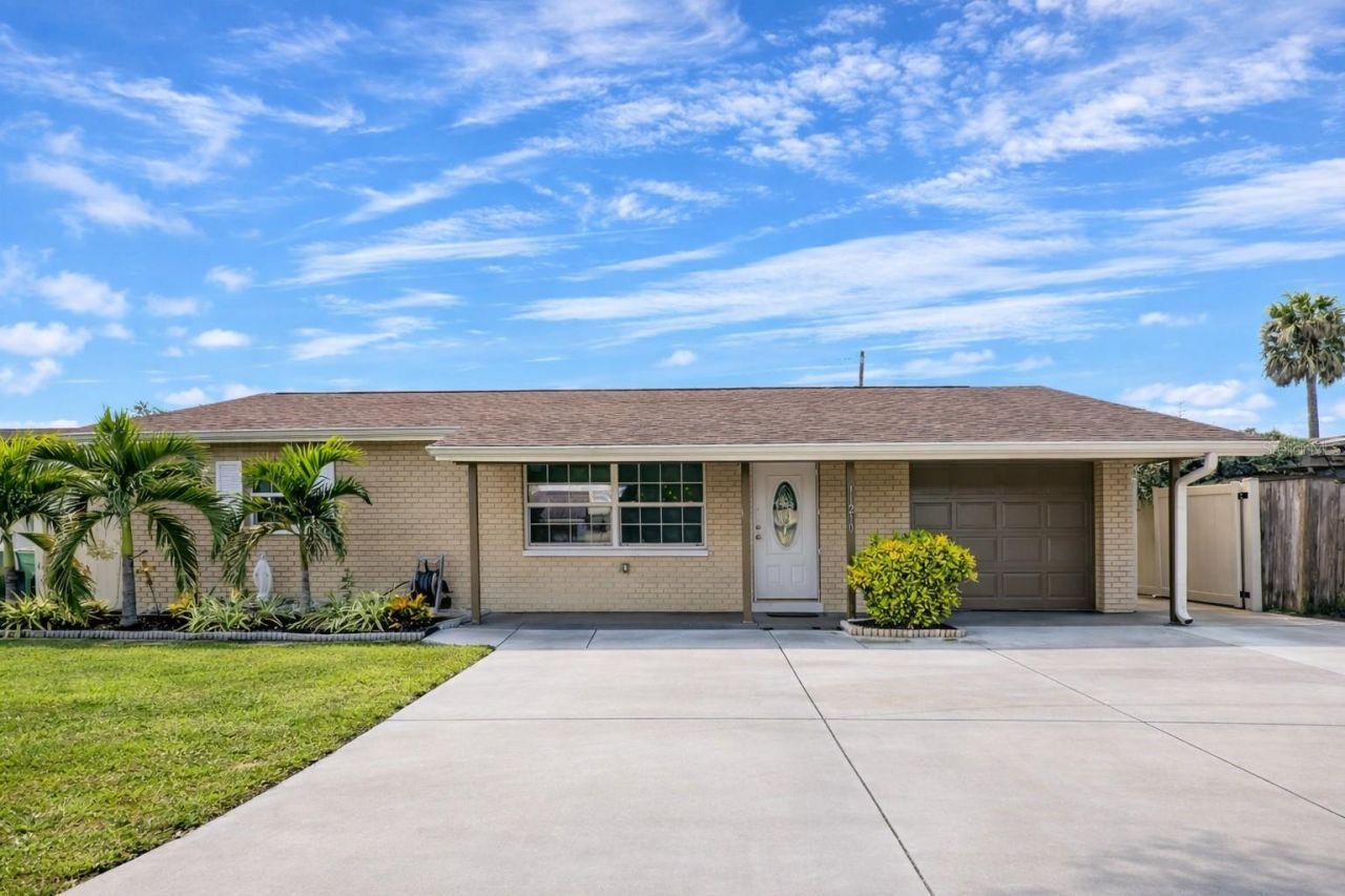 11210 102nd Terrace, Seminole, FL 33778 Photo