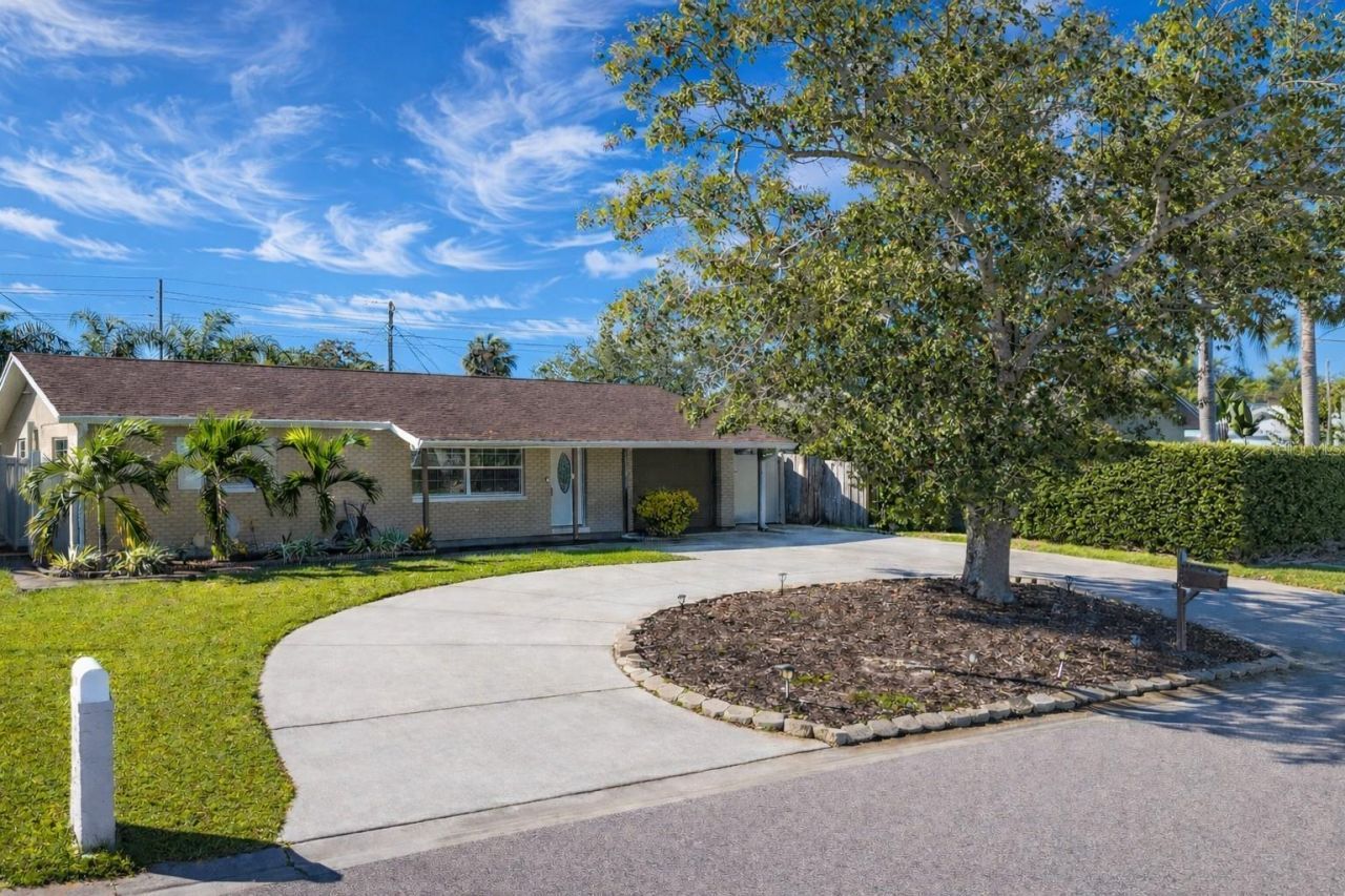 11210 102nd Terrace, Seminole, FL 33778 Photo