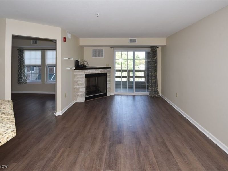 23002 Chandlers Lane, Unit 221, Olmsted Falls, OH 44138 Photo 2