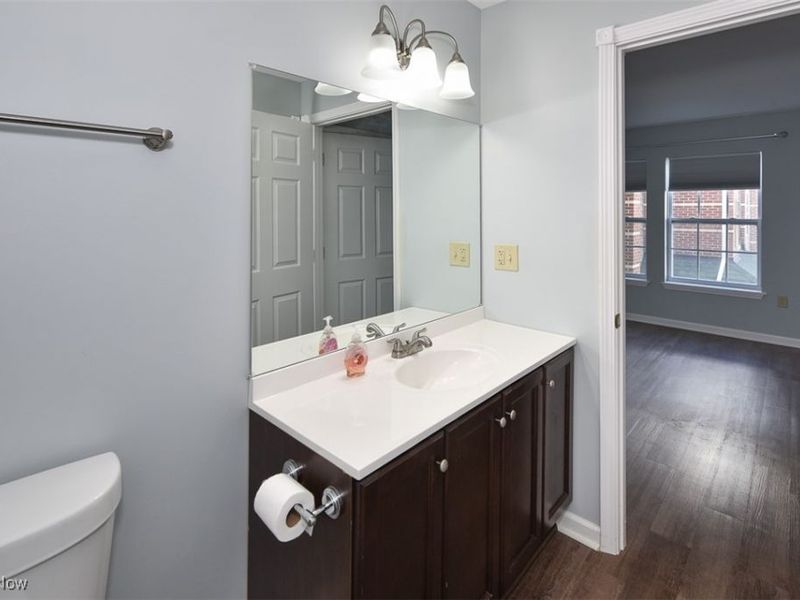 23002 Chandlers Lane, Unit 221, Olmsted Falls, OH 44138 Photo 20