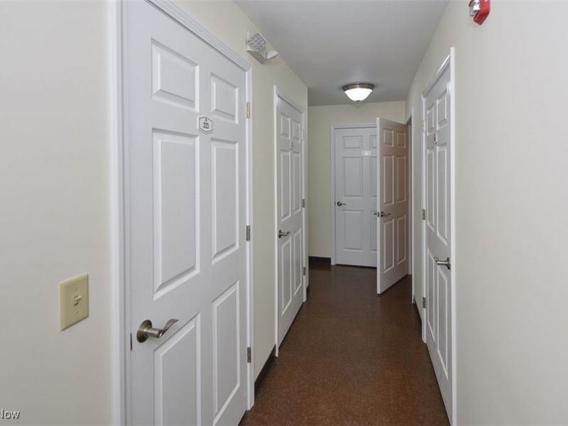23002 Chandlers Lane, Unit 221, Olmsted Falls, OH 44138 Photo 25