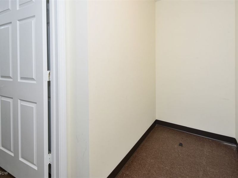 23002 Chandlers Lane, Unit 221, Olmsted Falls, OH 44138 Photo 26