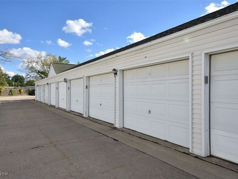 23002 Chandlers Lane, Unit 221, Olmsted Falls, OH 44138 Photo 28