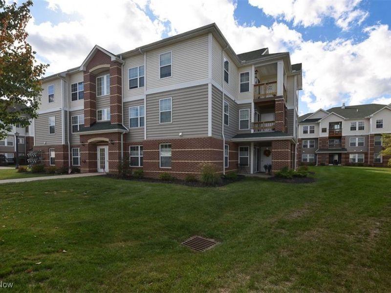 23002 Chandlers Lane, Unit 221, Olmsted Falls, OH 44138 Photo 31