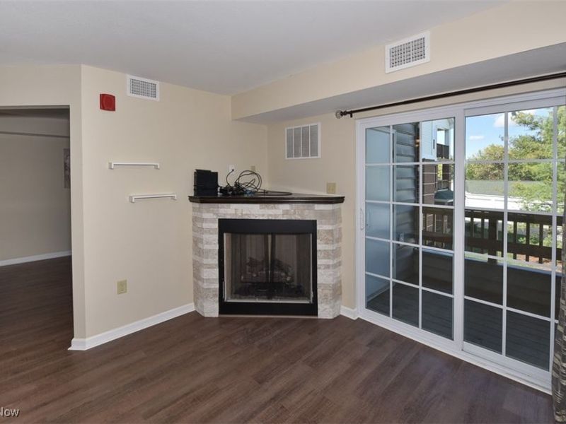 23002 Chandlers Lane, Unit 221, Olmsted Falls, OH 44138 Photo 4