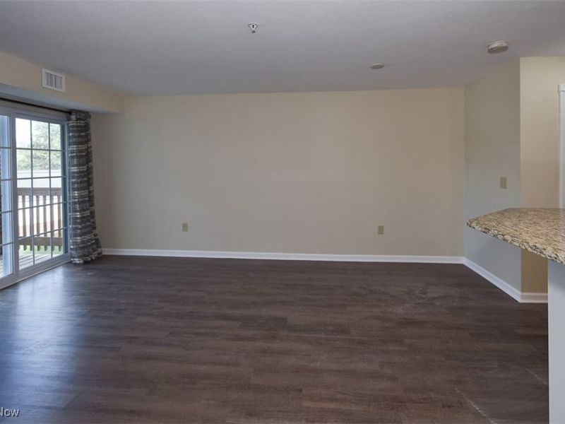 23002 Chandlers Lane, Unit 221, Olmsted Falls, OH 44138 Photo 5