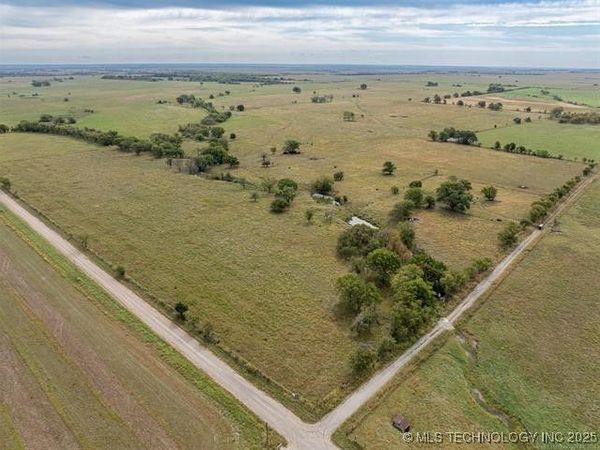 County Road 4 , So Coffeyville, OK 74072