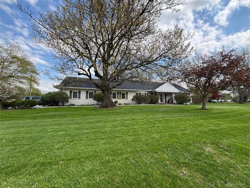 379 Virginia Circle, Wilmington, OH 45177 Photo 3