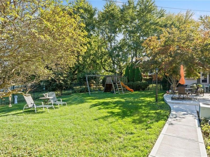 379 Virginia Circle, Wilmington, OH 45177 Photo 6