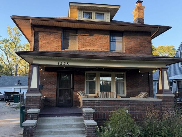 1528 W Shiawassee Street, Lansing, MI 48915