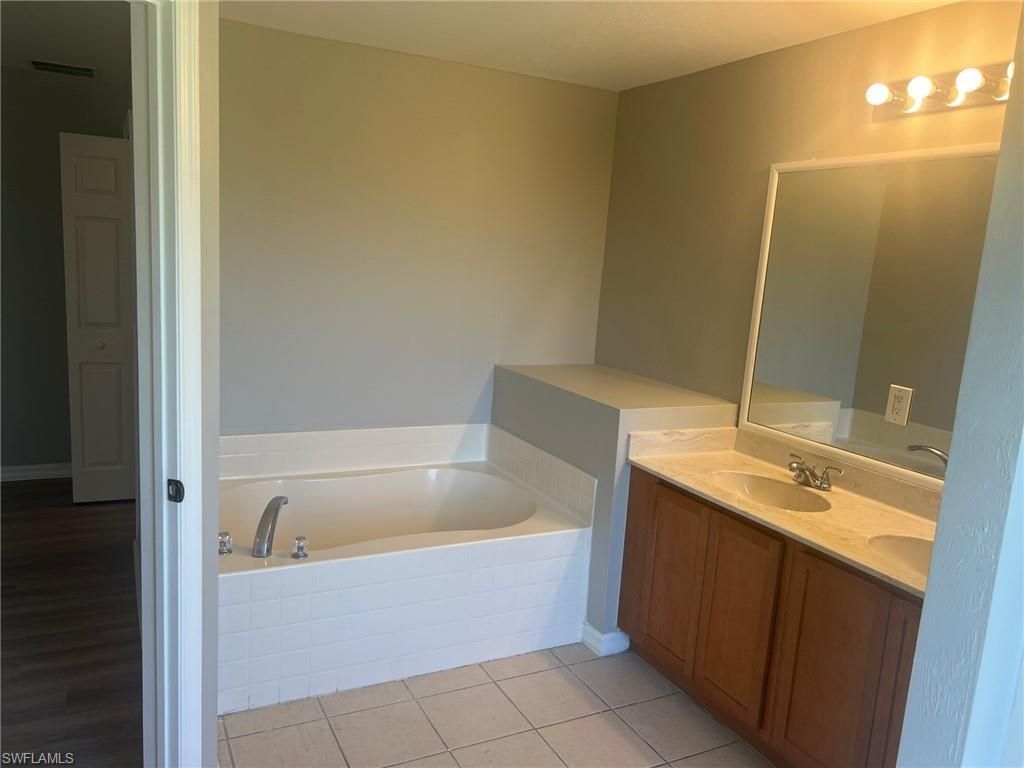 4015 6th St Sw, Lehigh Acres, FL 33976 Photo