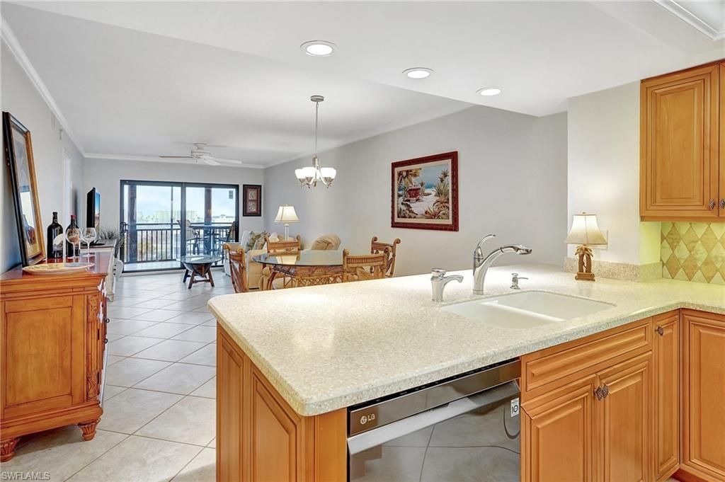 4263 Bay Beach Ln, Unit 714, Fort Myers Beach, FL 33931 Photo