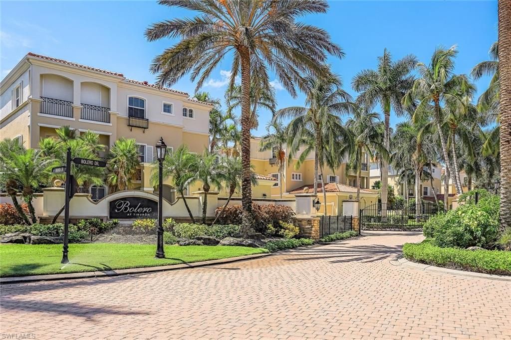 2630 Bolero Dr, Unit 2-2, Naples, FL 34109 Photo