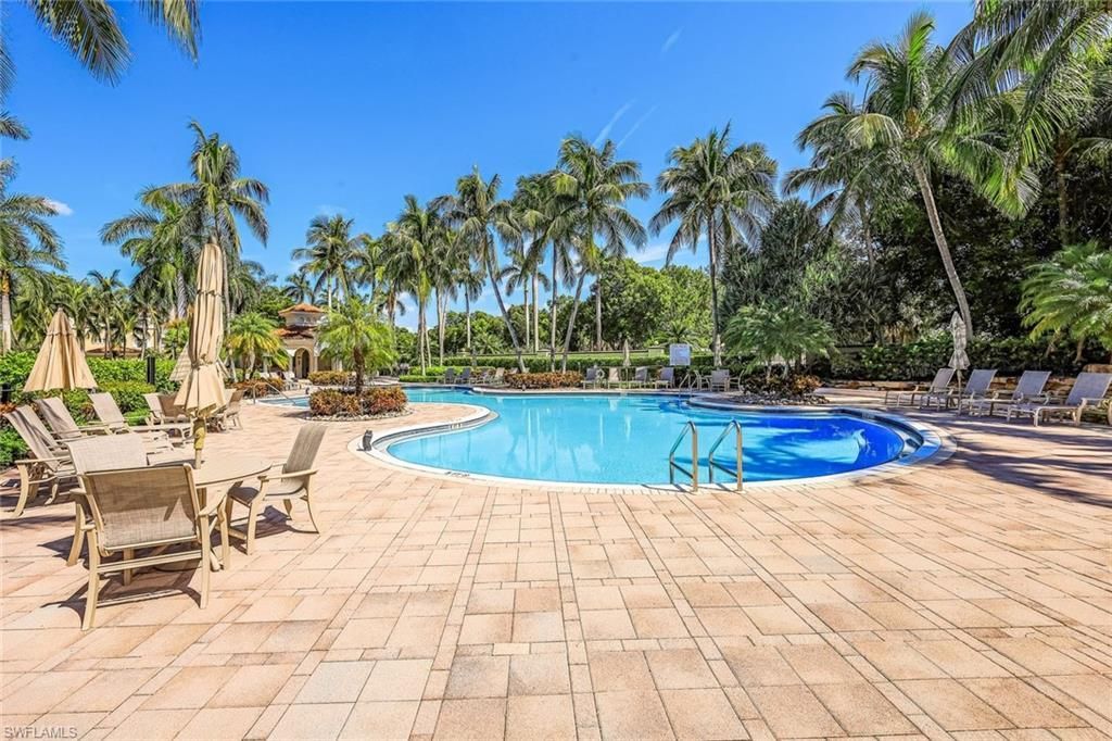 2630 Bolero Dr, Unit 2-2, Naples, FL 34109 Photo