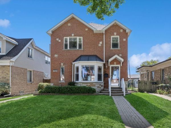 7725 W Myrtle Avenue, Chicago, IL 60631