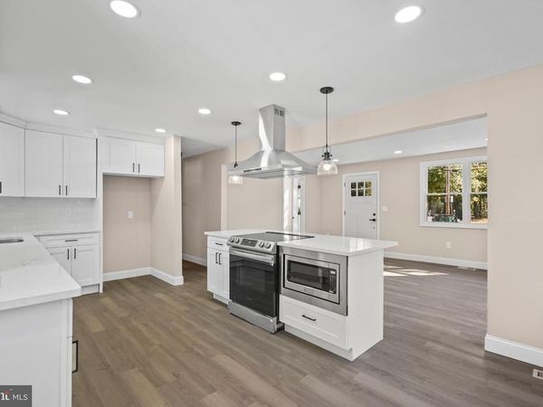 393 E MILLSTREAM ROAD, CREAM RIDGE, NJ 08514