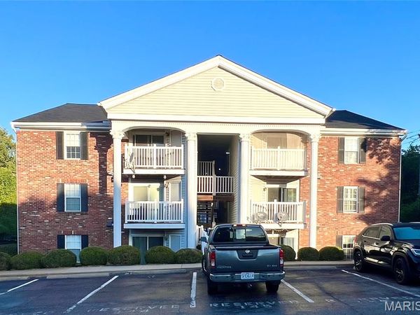1960 Marine Terrace Drive, Unit H, Maryland Heights, MO 63146