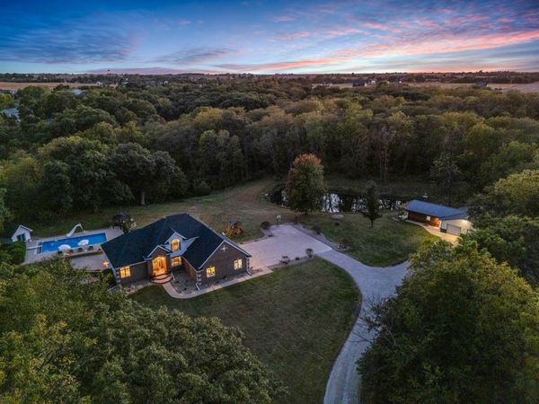 7585 NE Bluff Drive, Bondurant, IA 50035