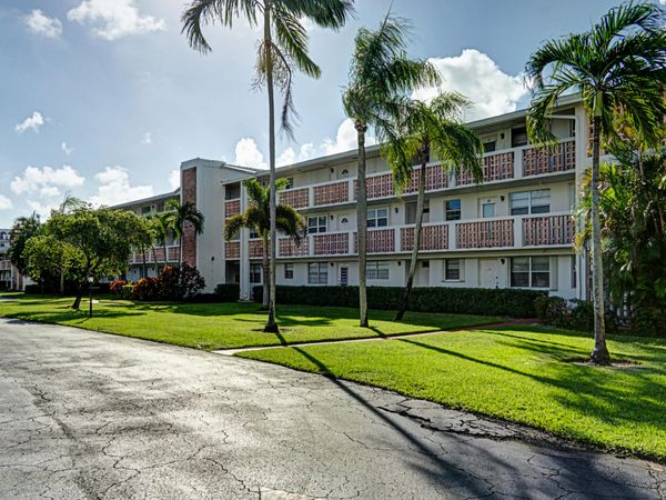 20 SE 13th Street, Unit A4, Boca Raton, FL 33432