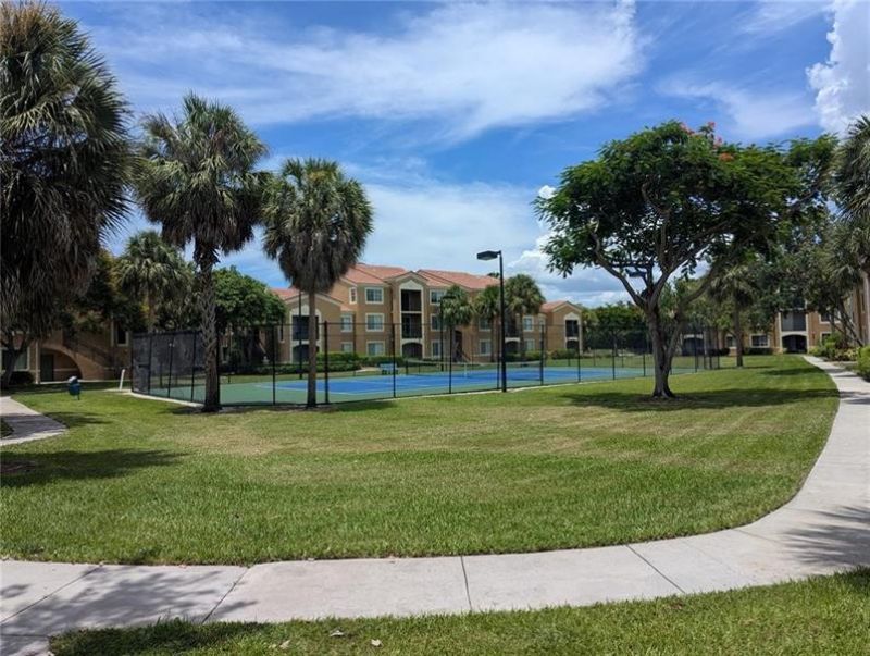 8010 N Nob Hill Road, Unit 205, Tamarac, FL 33321 Photo